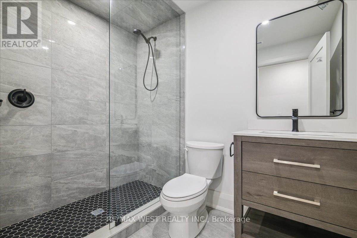 Main - 202 Perth Avenue, Toronto, Ontario  M6P 3K8 - Photo 3 - W12901178