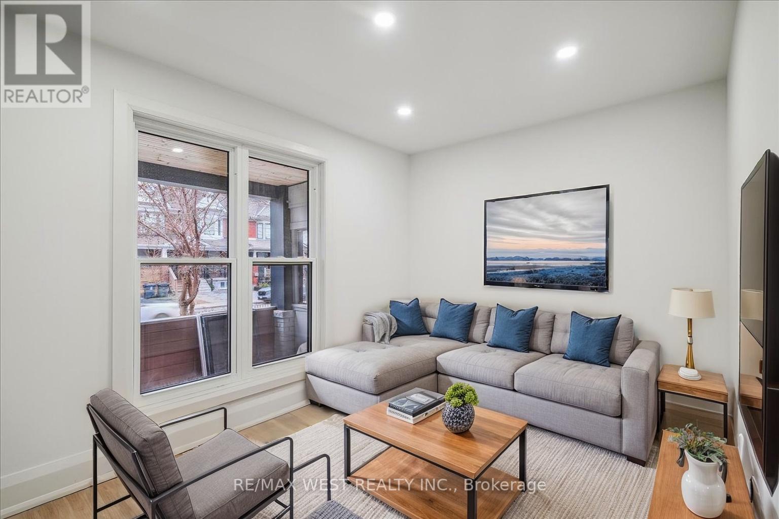 Main - 202 Perth Avenue, Toronto, Ontario  M6P 3K8 - Photo 6 - W12901178