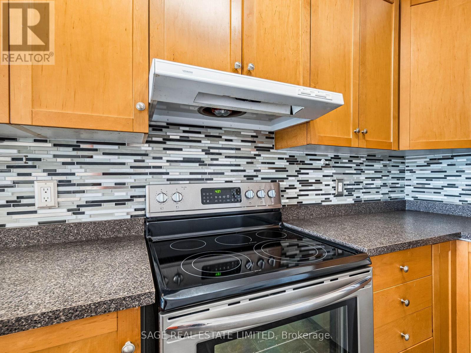 202 - 3531 Lake Shore Boulevard W, Toronto (Long Branch), Ontario  M8W 1P4 - Photo 18 - W12901192