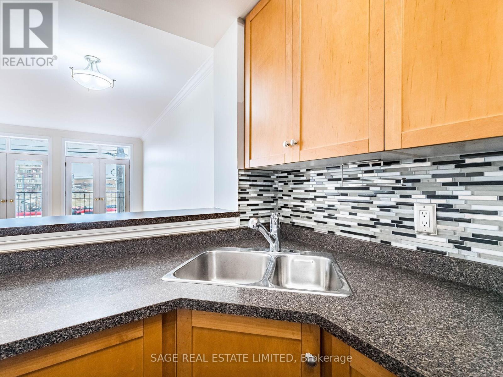 202 - 3531 Lake Shore Boulevard W, Toronto (Long Branch), Ontario  M8W 1P4 - Photo 19 - W12901192