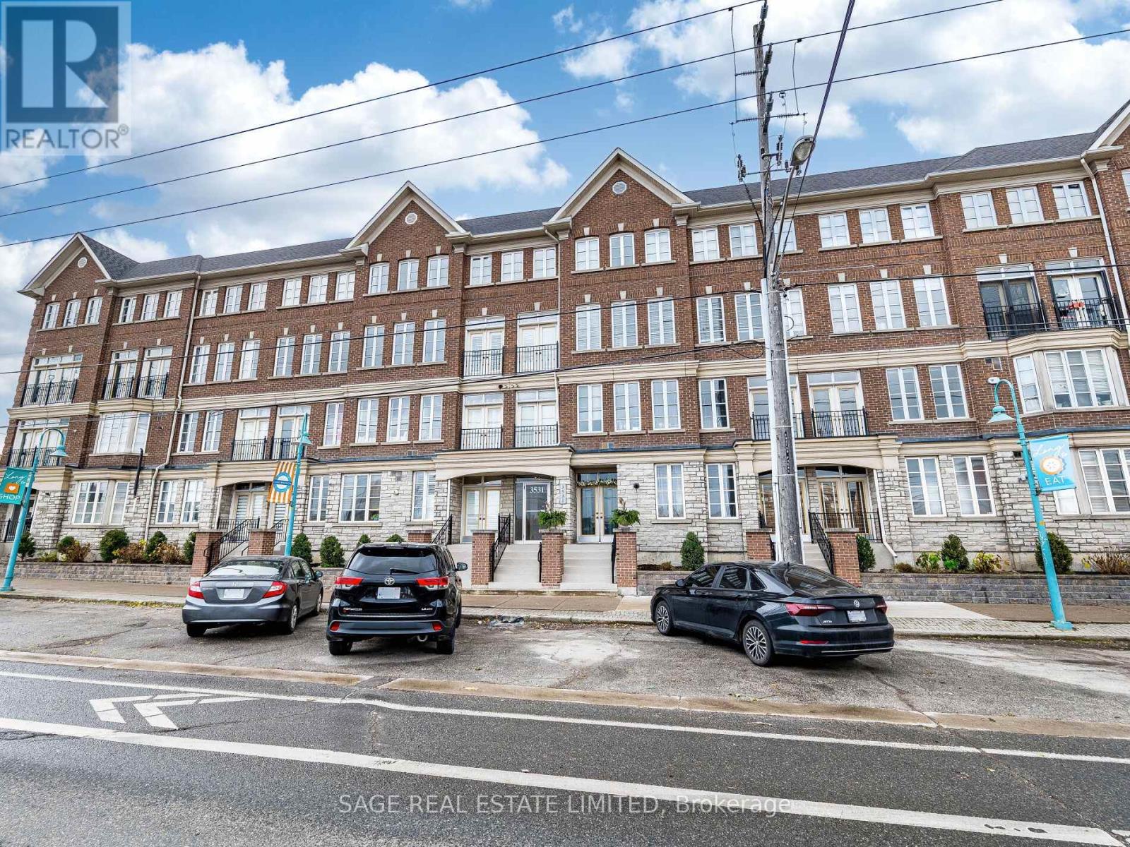 202 - 3531 Lake Shore Boulevard W, Toronto (Long Branch), Ontario  M8W 1P4 - Photo 2 - W12901192