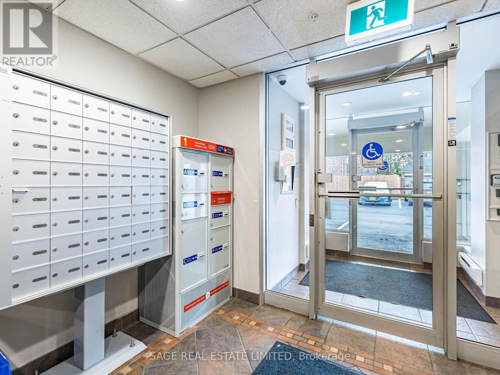 202 - 3531 Lake Shore Boulevard W, Toronto (Long Branch), Ontario  M8W 1P4 - Photo 8 - W12901192