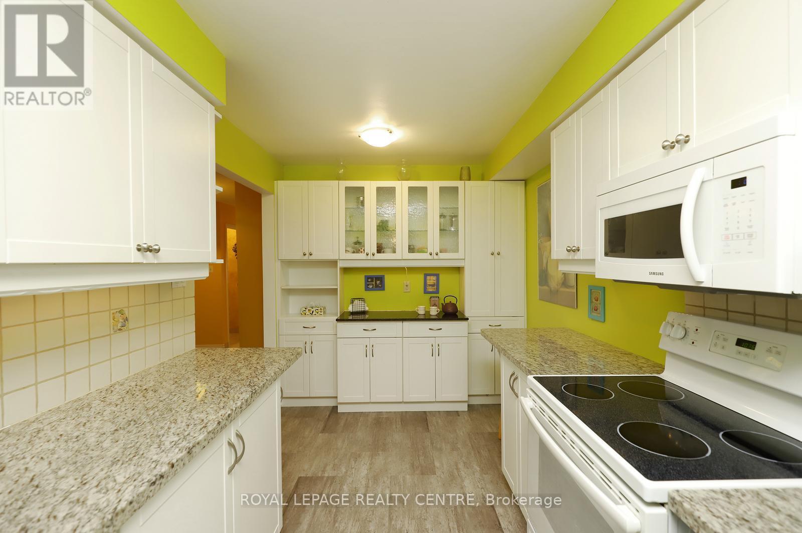 61 - 1214 Kirstie Court, Oakville, Ontario  L6H 5C8 - Photo 11 - W12901194