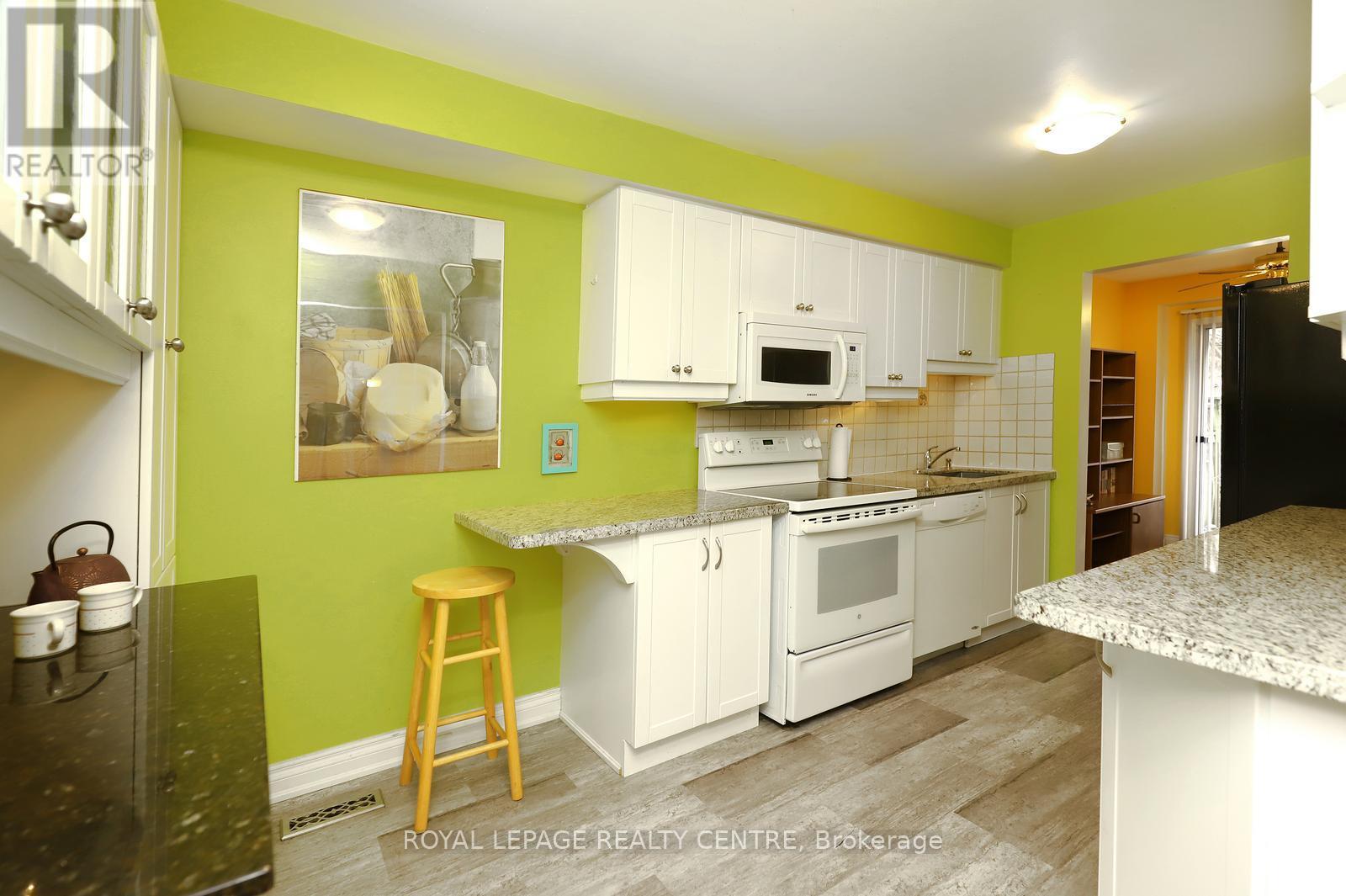 61 - 1214 Kirstie Court, Oakville, Ontario  L6H 5C8 - Photo 12 - W12901194