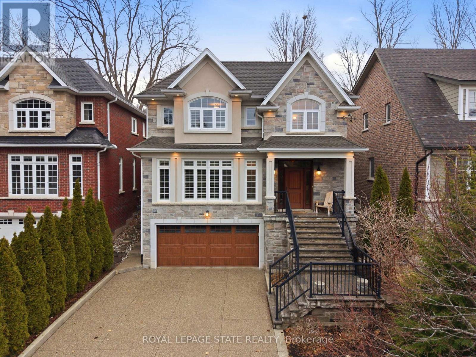 67 Alma Street, Hamilton, Ontario  L9H 2E3 - Photo 2 - X12901020