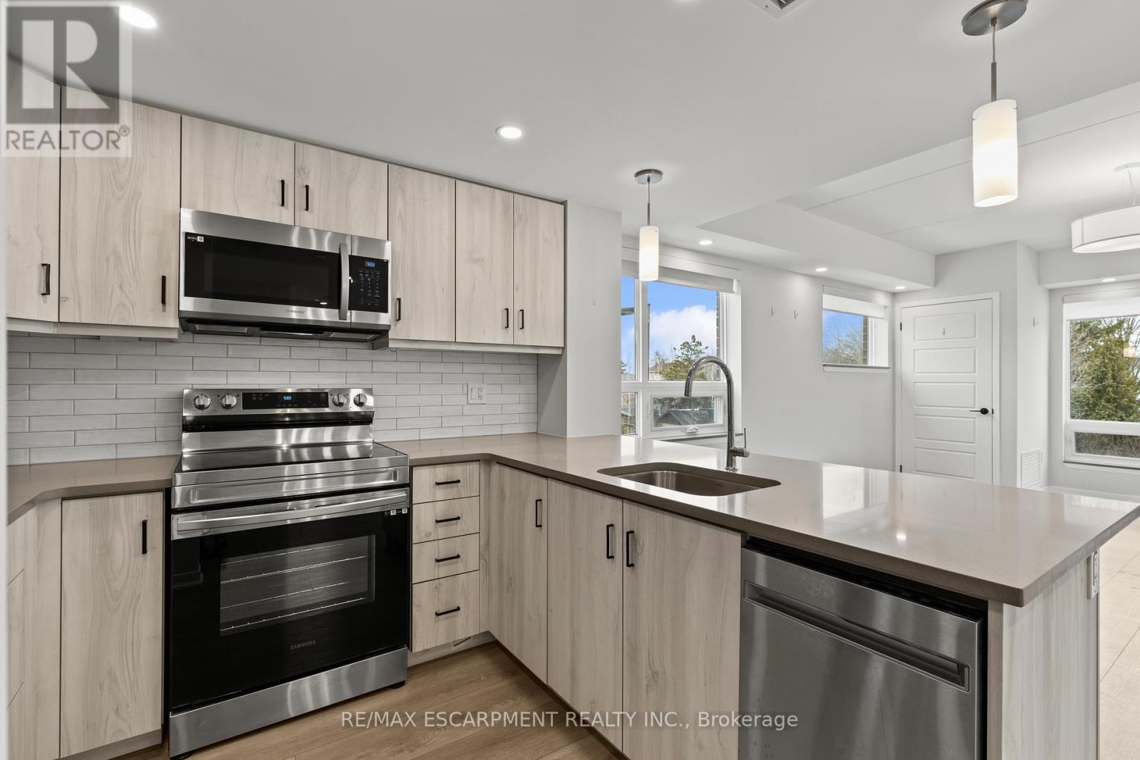 211 - 3998 Victoria Avenue, Lincoln, Ontario  L0R 2C0 - Photo 11 - X12901054