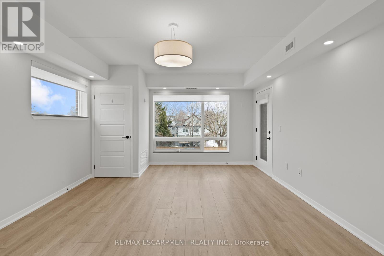 211 - 3998 Victoria Avenue, Lincoln, Ontario  L0R 2C0 - Photo 15 - X12901054