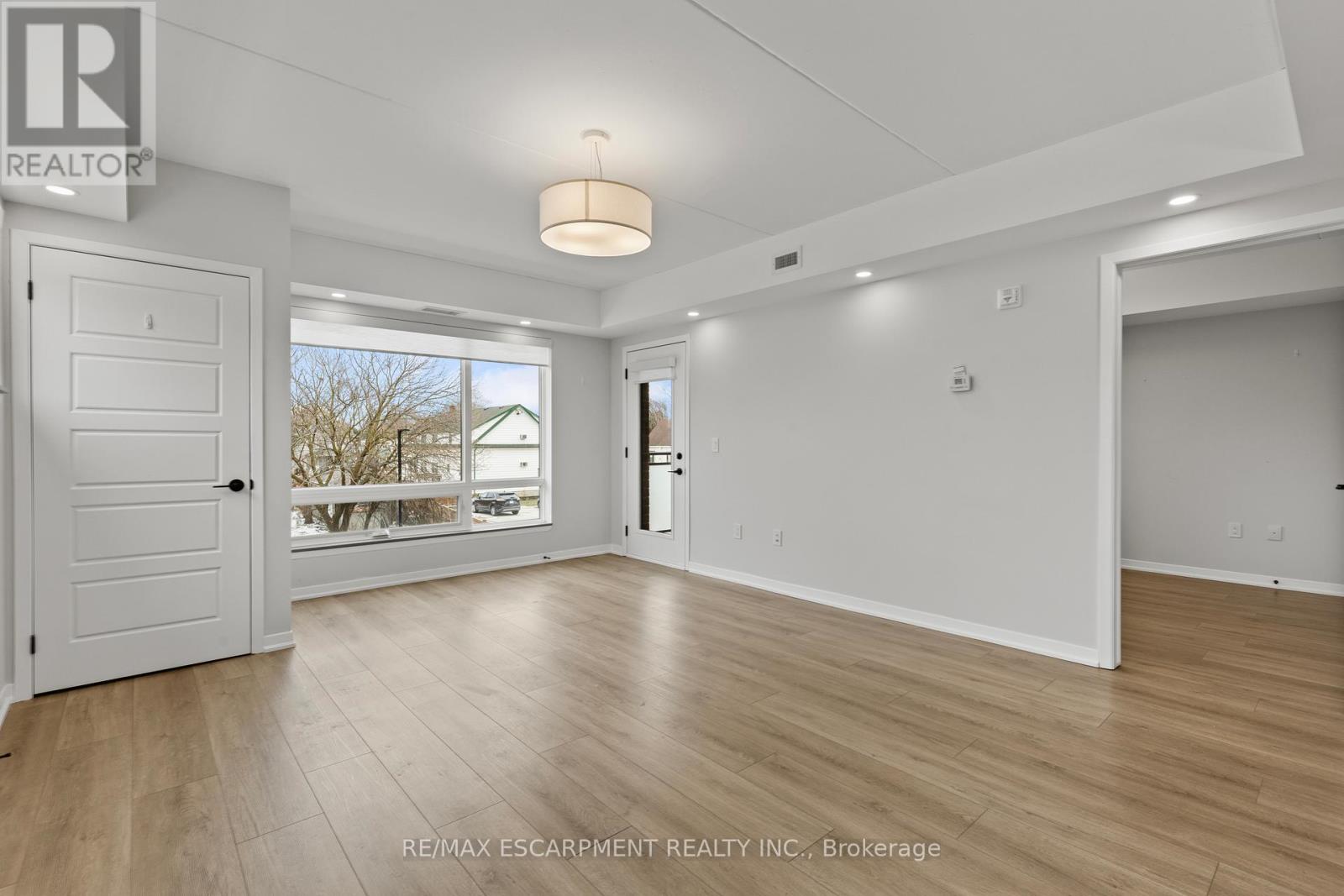 211 - 3998 Victoria Avenue, Lincoln, Ontario  L0R 2C0 - Photo 16 - X12901054