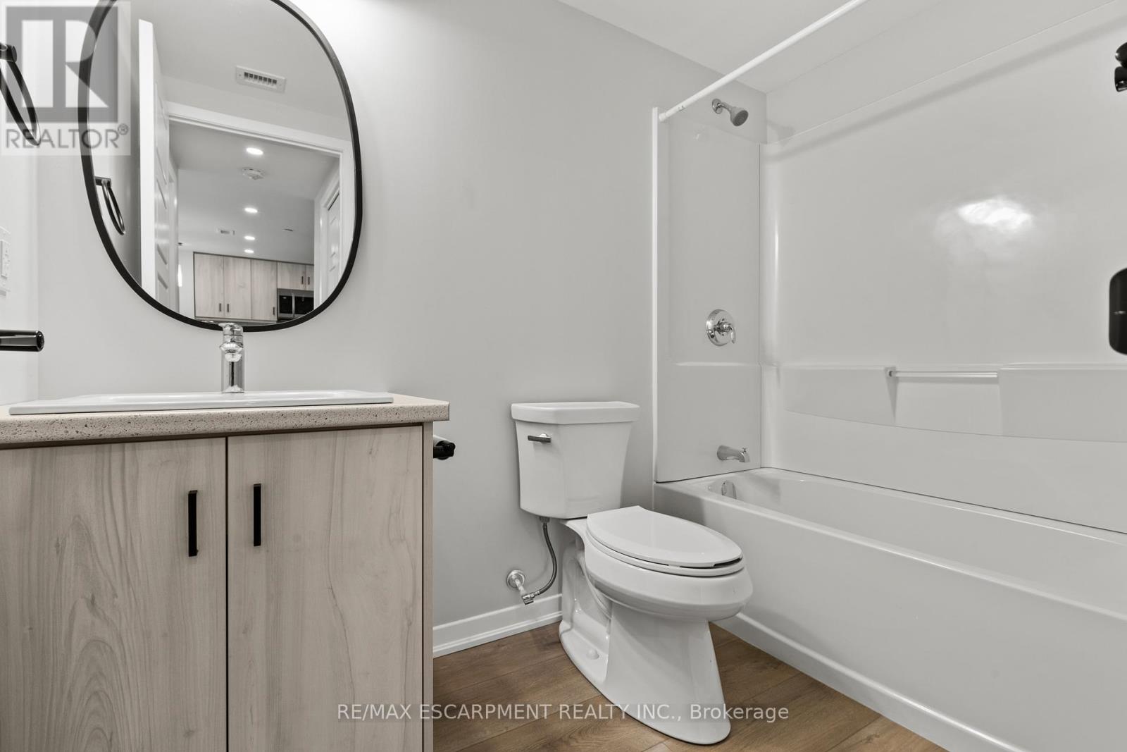 211 - 3998 Victoria Avenue, Lincoln, Ontario  L0R 2C0 - Photo 22 - X12901054