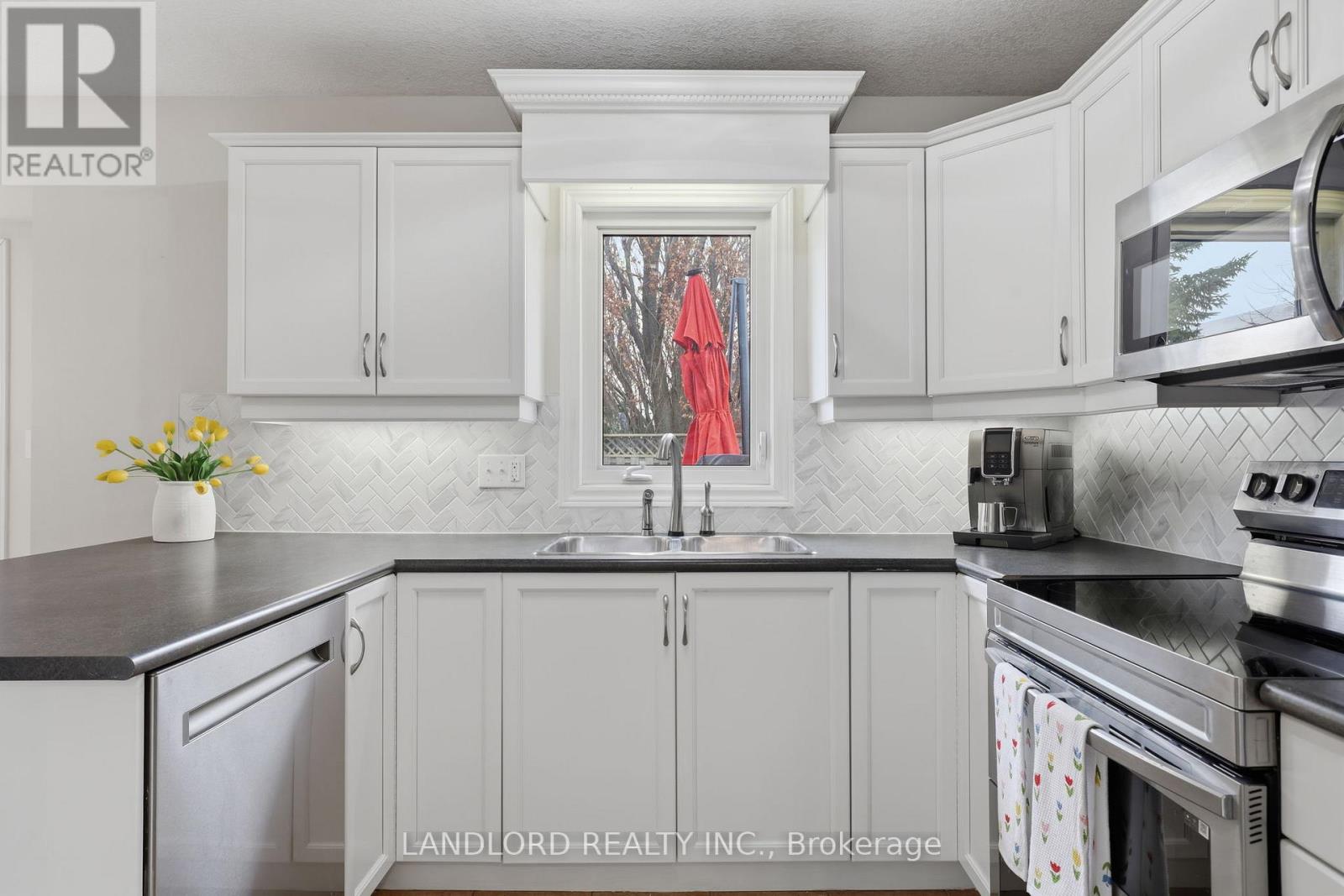 16 Windemere Place, St. Thomas, Ontario  N5R 6H3 - Photo 14 - X12901200