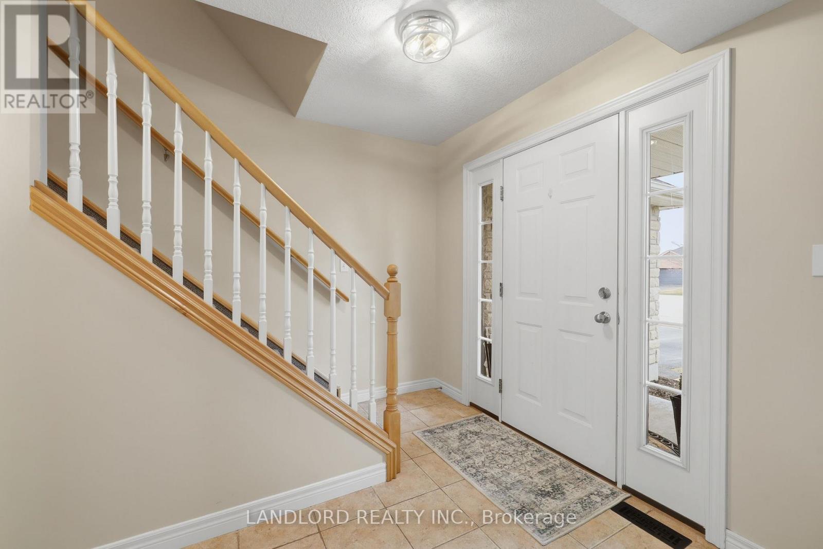 16 Windemere Place, St. Thomas, Ontario  N5R 6H3 - Photo 18 - X12901200