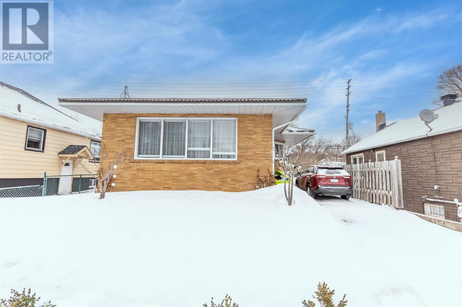 920 Wellington St E, Sault Ste. Marie, Ontario  P6A 2N5 - Photo 3 - SM260481