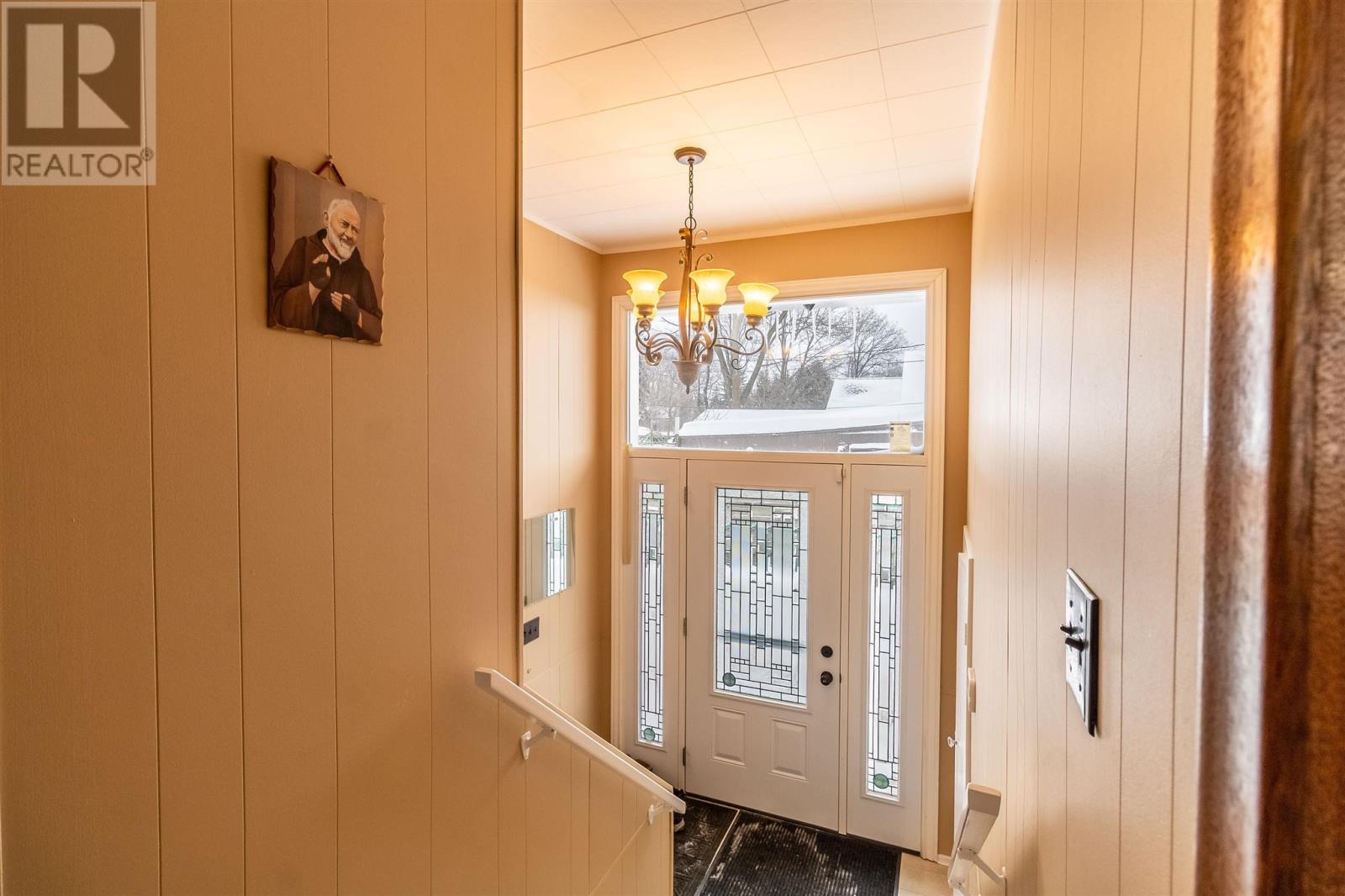 920 Wellington St E, Sault Ste. Marie, Ontario  P6A 2N5 - Photo 4 - SM260481