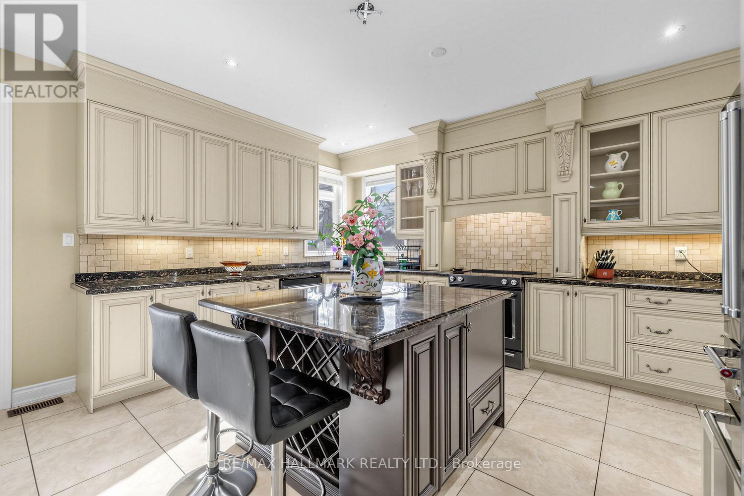 69 B Elm Grove Avenue, Richmond Hill, Ontario  L4E 2V4 - Photo 8 - N12870378