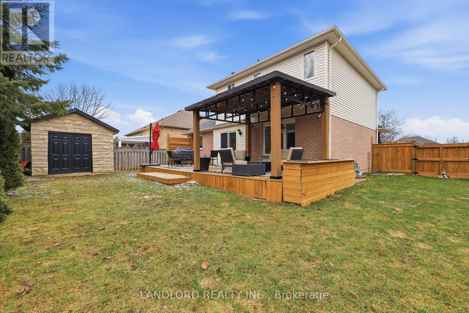 16 Windemere Place, St. Thomas, Ontario  N5R 6H3 - Photo 35 - X12901200