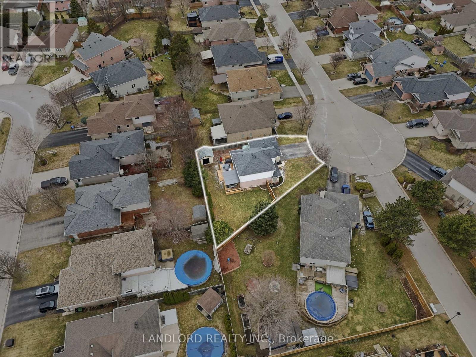 16 Windemere Place, St. Thomas, Ontario  N5R 6H3 - Photo 46 - X12901200