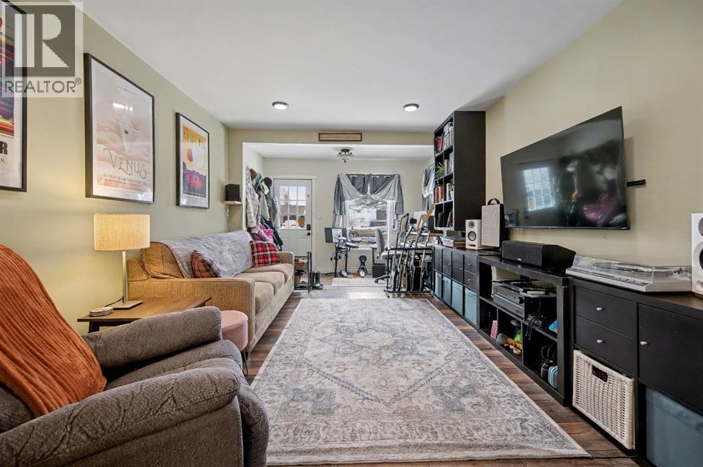 215 5 Avenue SE, Three Hills, Alberta  T0M 2A0 - Photo 6 - A2283626