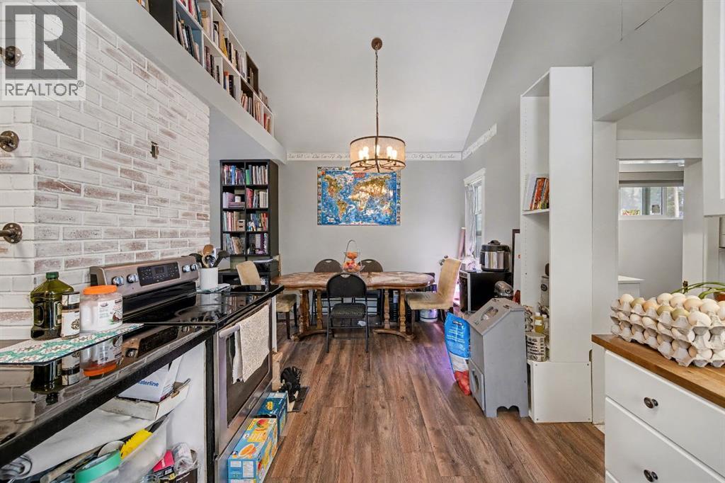 215 5 Avenue SE, Three Hills, Alberta  T0M 2A0 - Photo 5 - A2283626