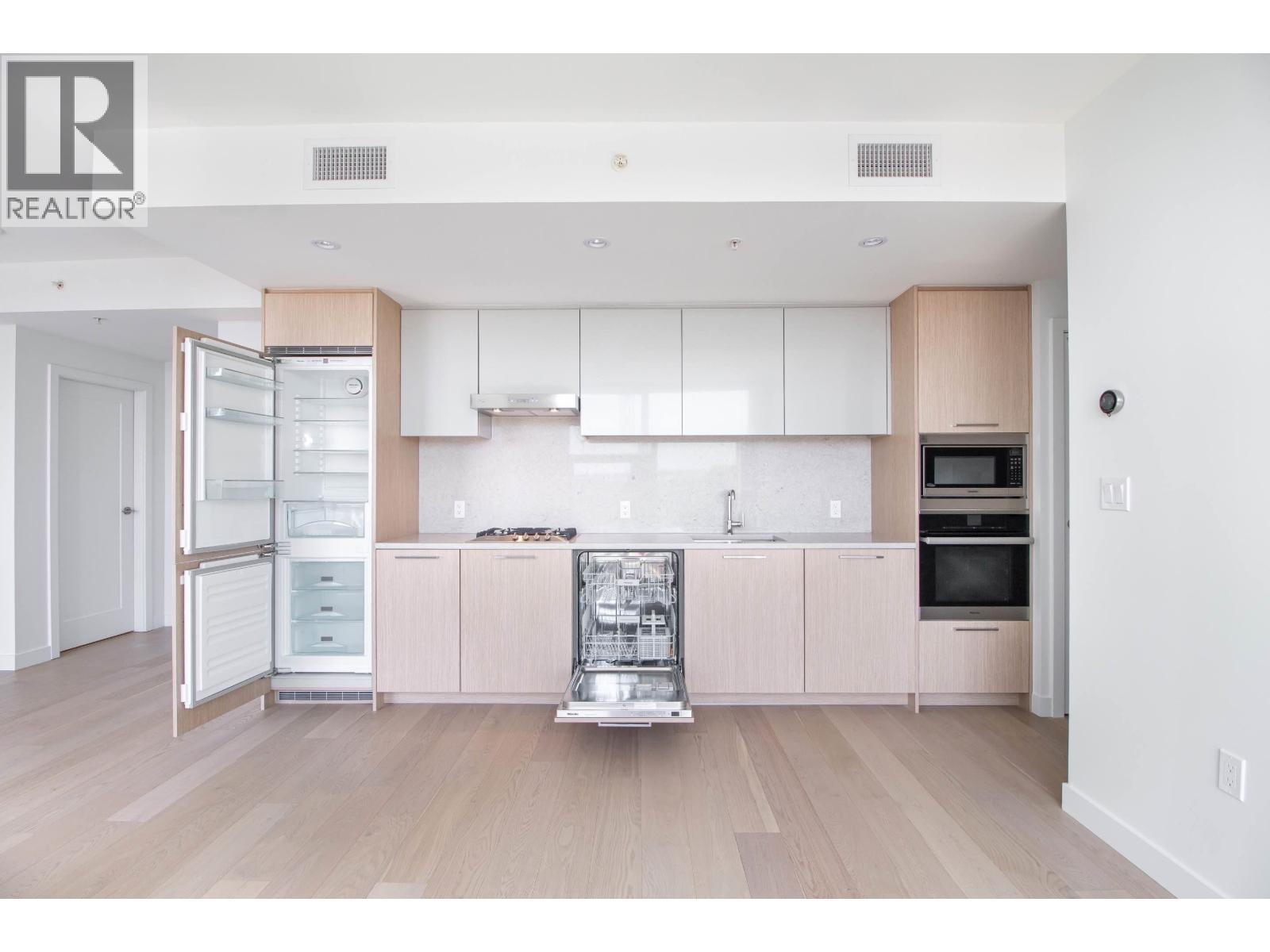 1502 3331 NO. 3 ROAD, Richmond, British Columbia