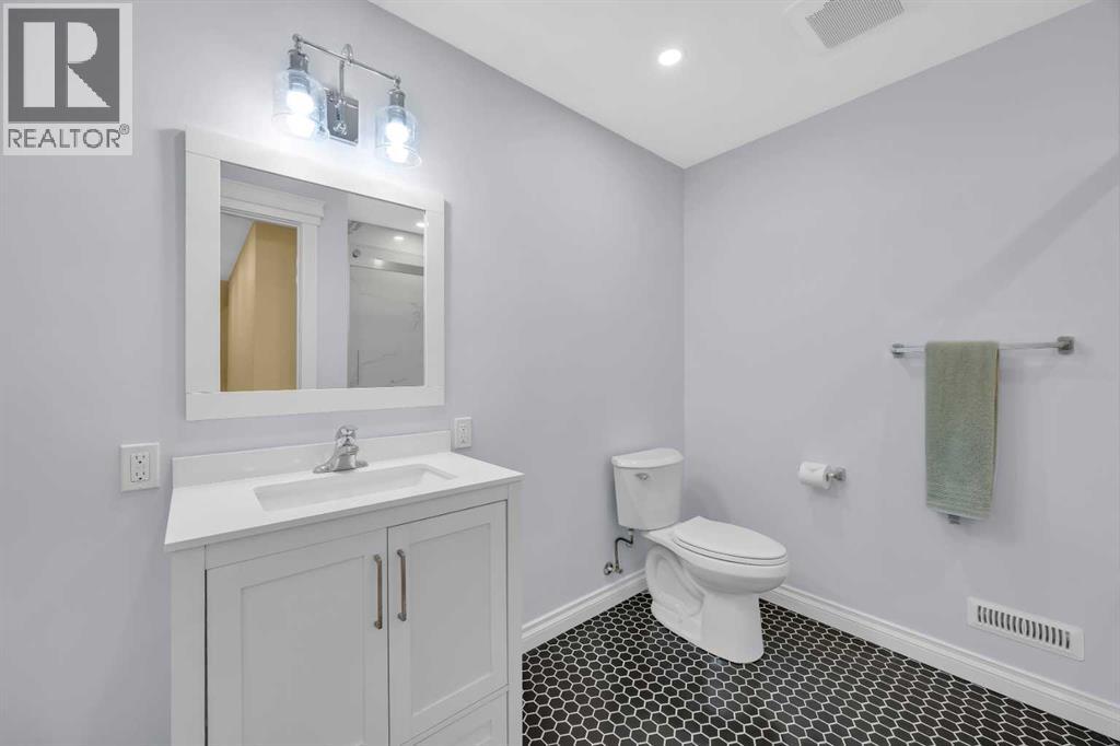 97 Strathridge Close Sw, Calgary, Alberta  T3H 4J3 - Photo 42 - A2294102