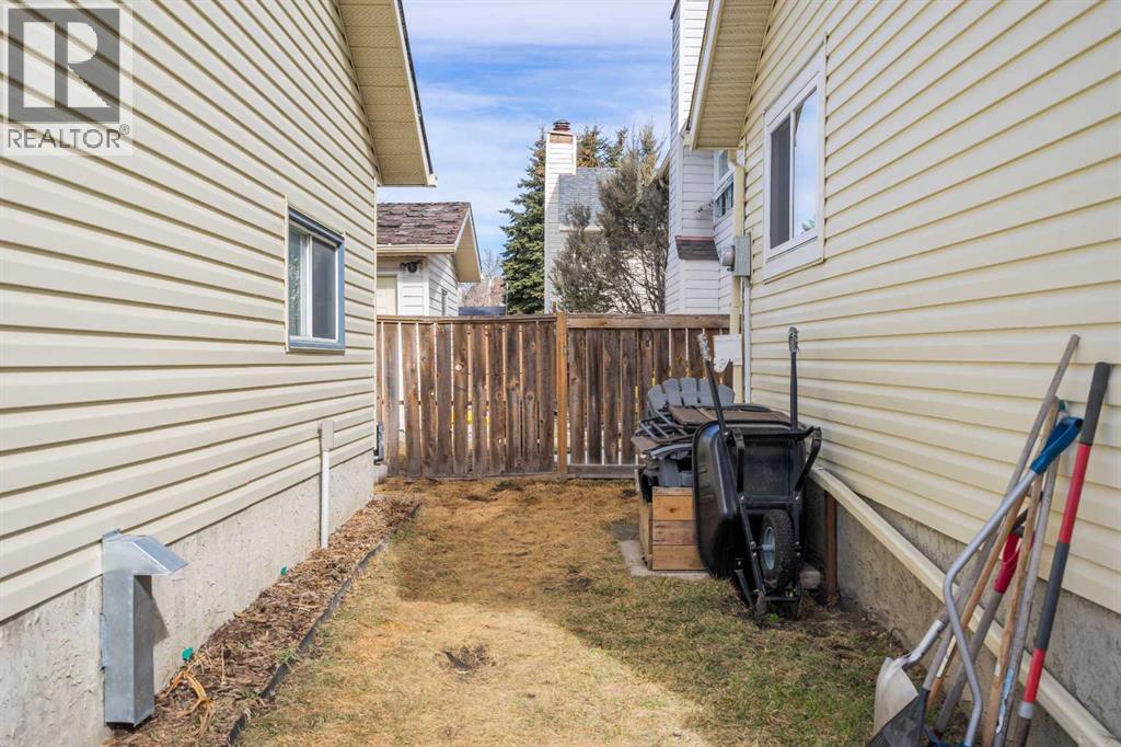 92 Millcrest Green Sw, Calgary, Alberta  T2Y 2J8 - Photo 35 - A2294599