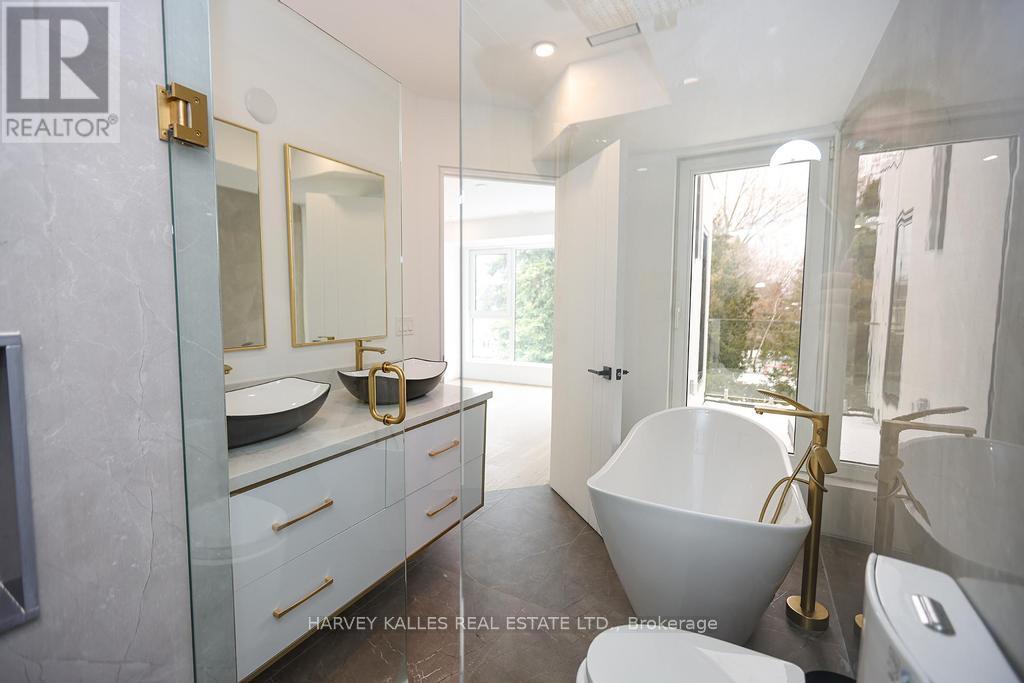 2970a Bayview Avenue, Toronto, Ontario  M2N 5K7 - Photo 16 - C12865226