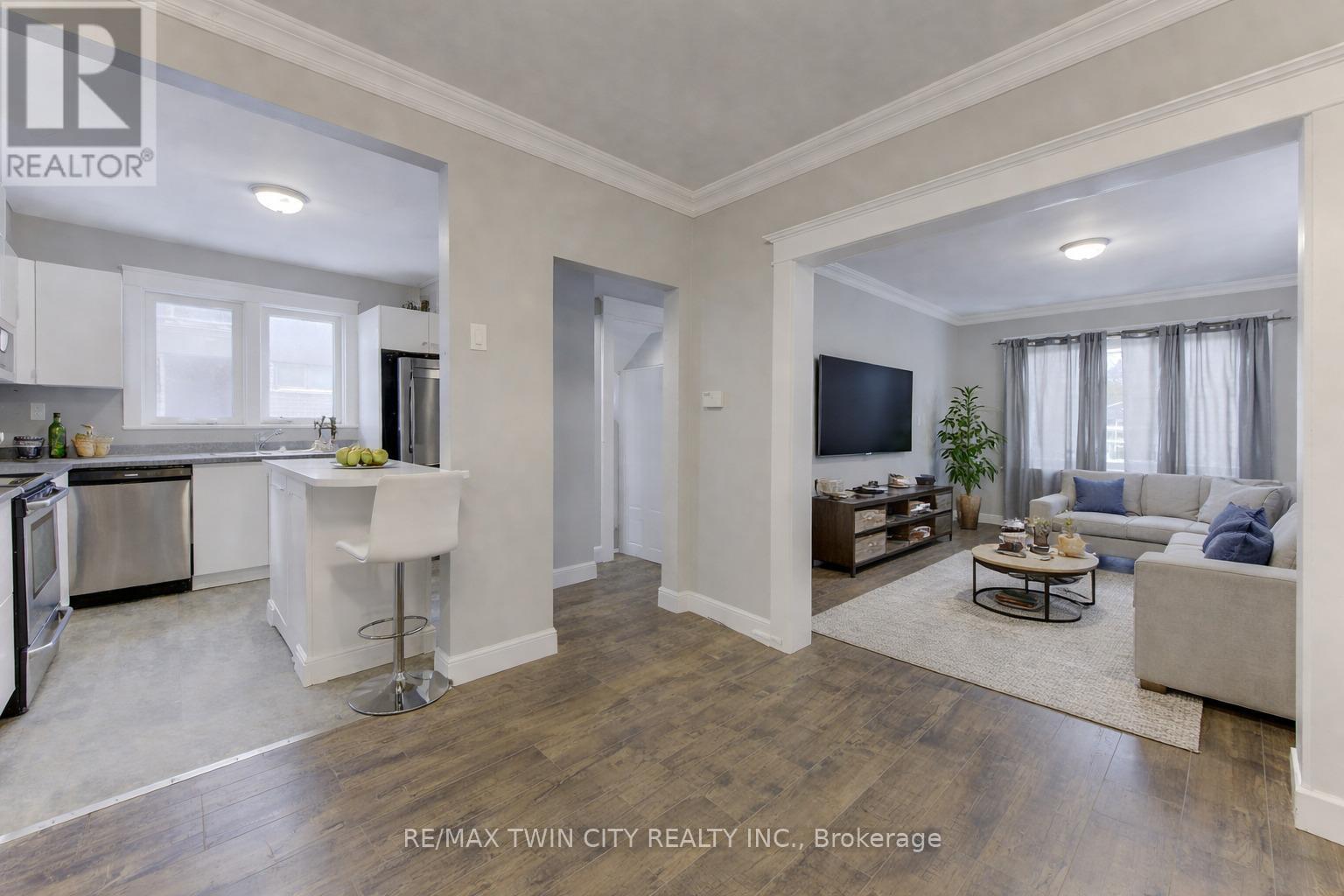 61 Waterloo Street, Kitchener, Ontario  N2H 3V1 - Photo 5 - X12767854