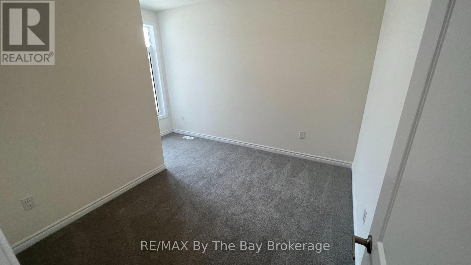 7 Rosanne Circle, Wasaga Beach, Ontario  L9Z 0N4 - Photo 13 - S12901240