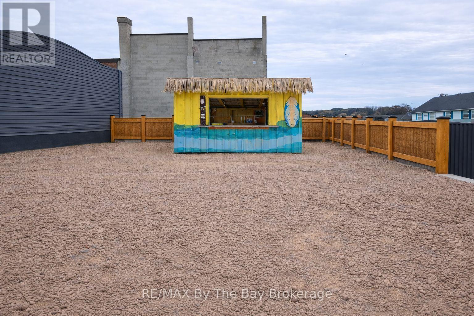 #2 - 35 Mosley Street, Wasaga Beach, Ontario  L9Z 2K3 - Photo 1 - S12901248