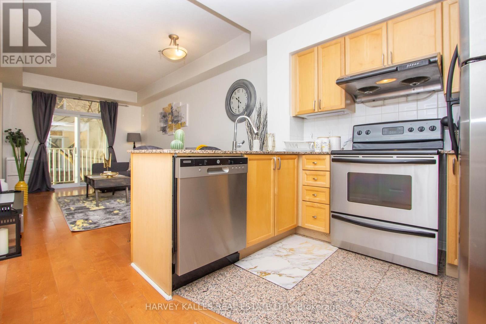 162 - 28 Stadium Road S, Toronto (Niagara), Ontario  M5V 3P4 - Photo 6 - C12901230