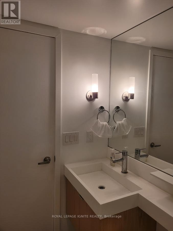 4309 - 25 Telegram Mews, Toronto (Waterfront Communities), Ontario  M5V 3Z1 - Photo 9 - C12901252