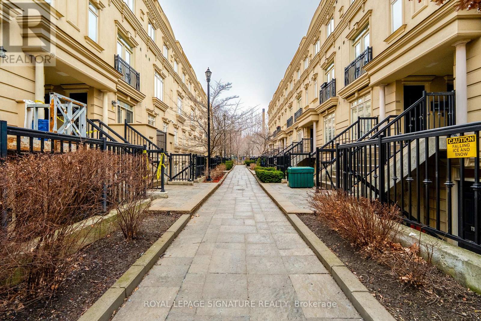 Th21 - 68 Carr Street, Toronto, Ontario  M5T 1B7 - Photo 15 - C12901276