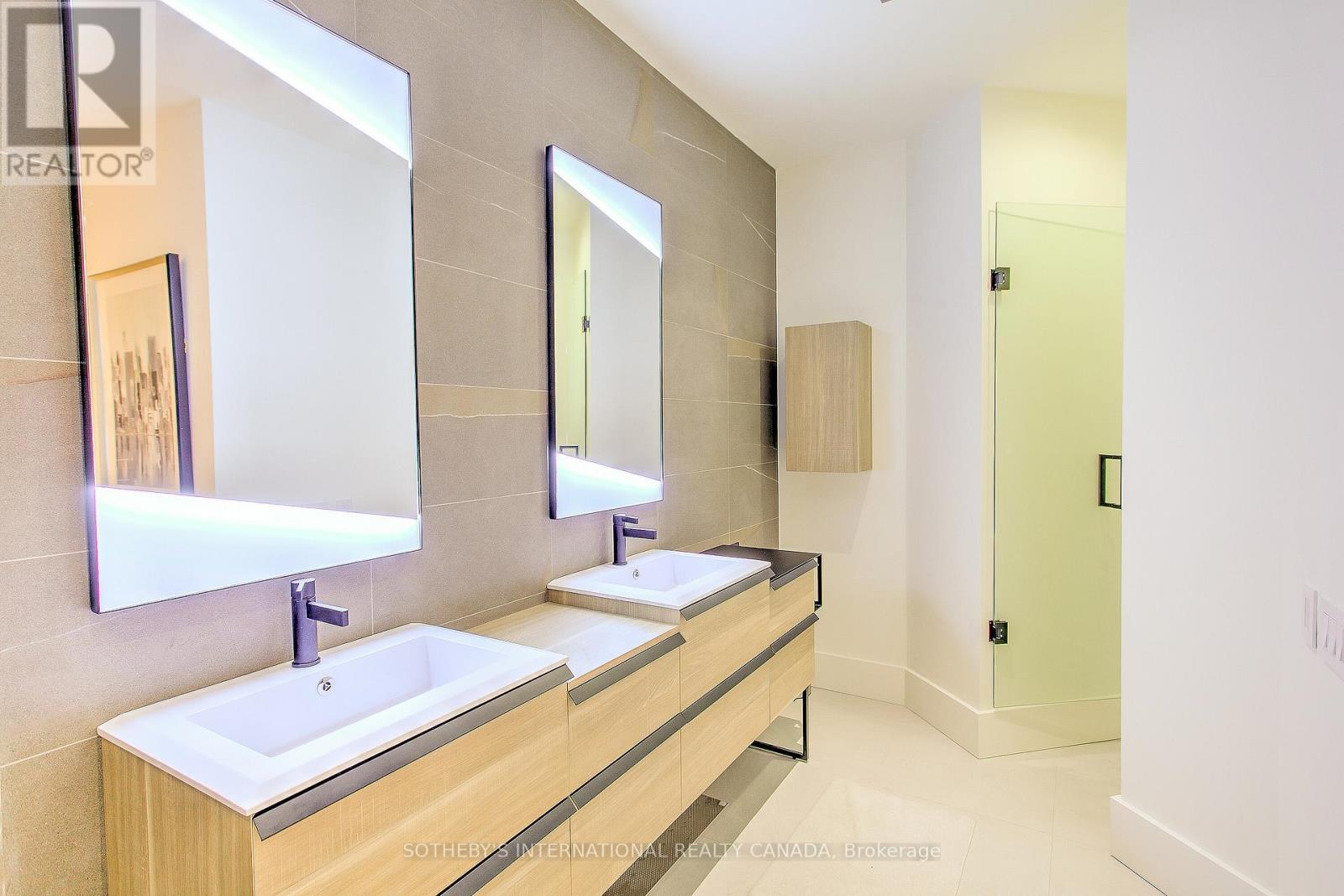 2101 - 20 Blue Jays Way, Toronto, Ontario  M5V 3W6 - Photo 23 - C12901290