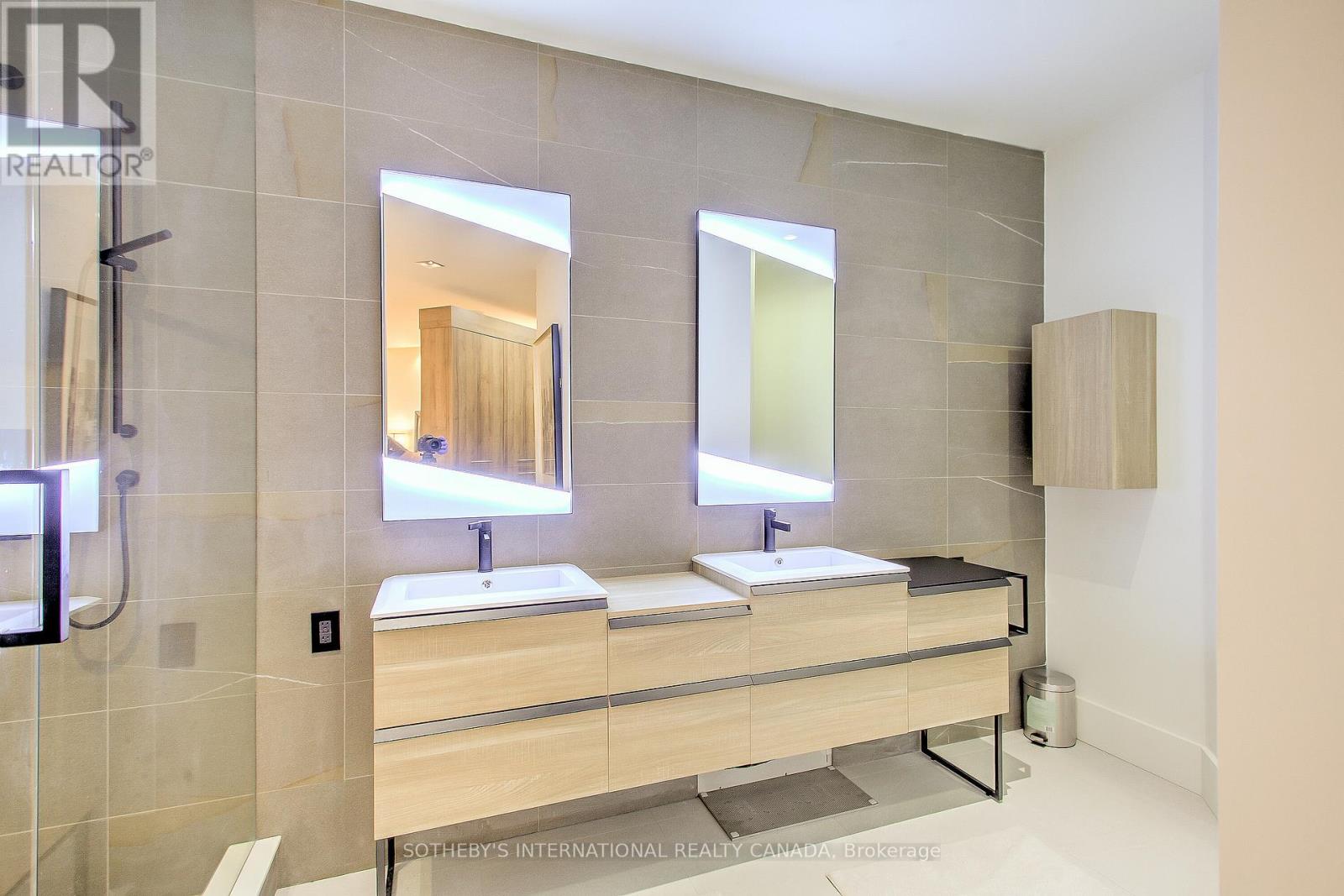 2101 - 20 Blue Jays Way, Toronto, Ontario  M5V 3W6 - Photo 24 - C12901290