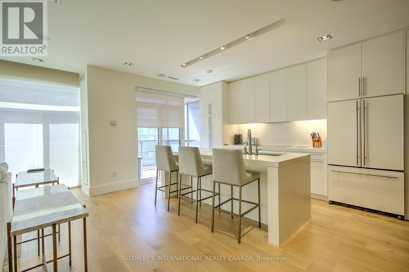 2101 - 20 Blue Jays Way, Toronto, Ontario  M5V 3W6 - Photo 8 - C12901290