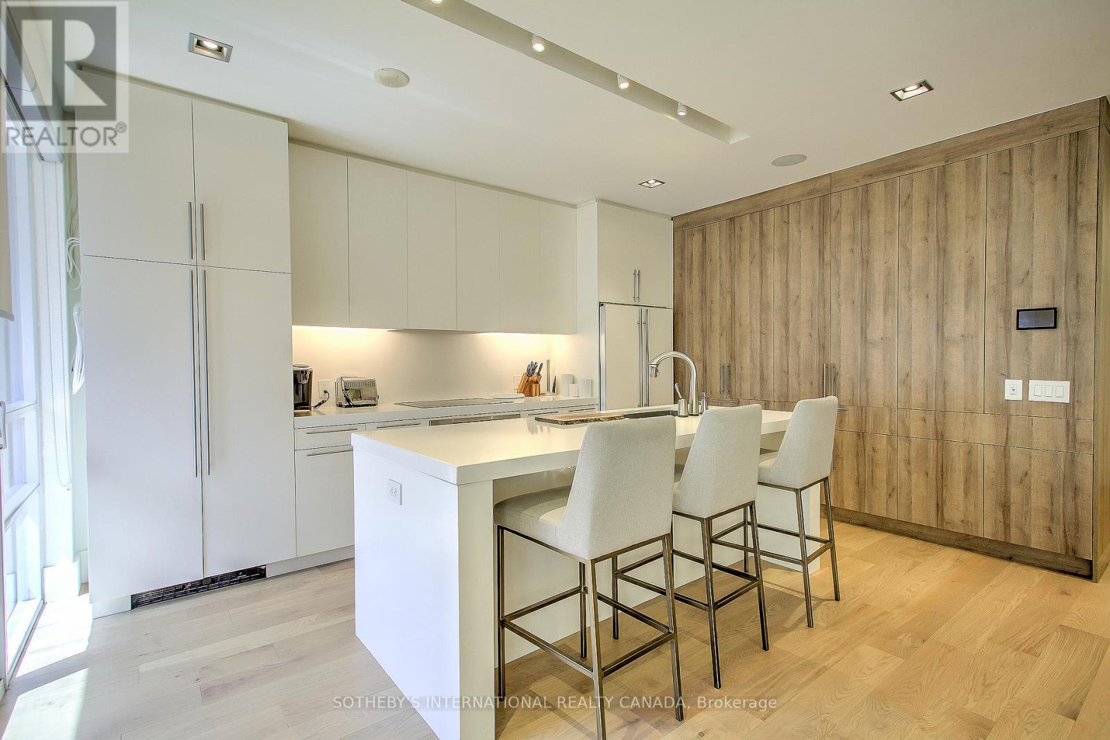 2101 - 20 Blue Jays Way, Toronto, Ontario  M5V 3W6 - Photo 9 - C12901290