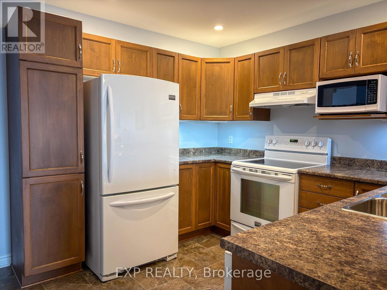 182 Elk Street, Renfrew, Ontario  K7V 1A0 - Photo 3 - X12901220