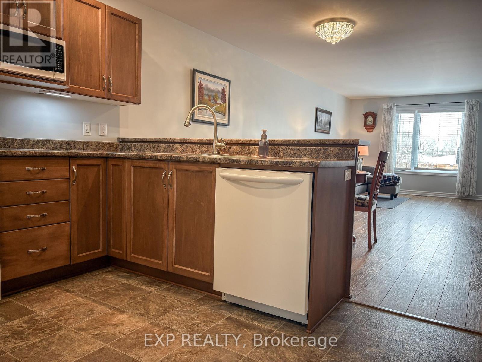 182 Elk Street, Renfrew, Ontario  K7V 1A0 - Photo 4 - X12901220
