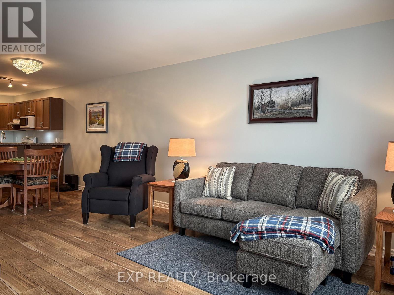 182 Elk Street, Renfrew, Ontario  K7V 1A0 - Photo 8 - X12901220