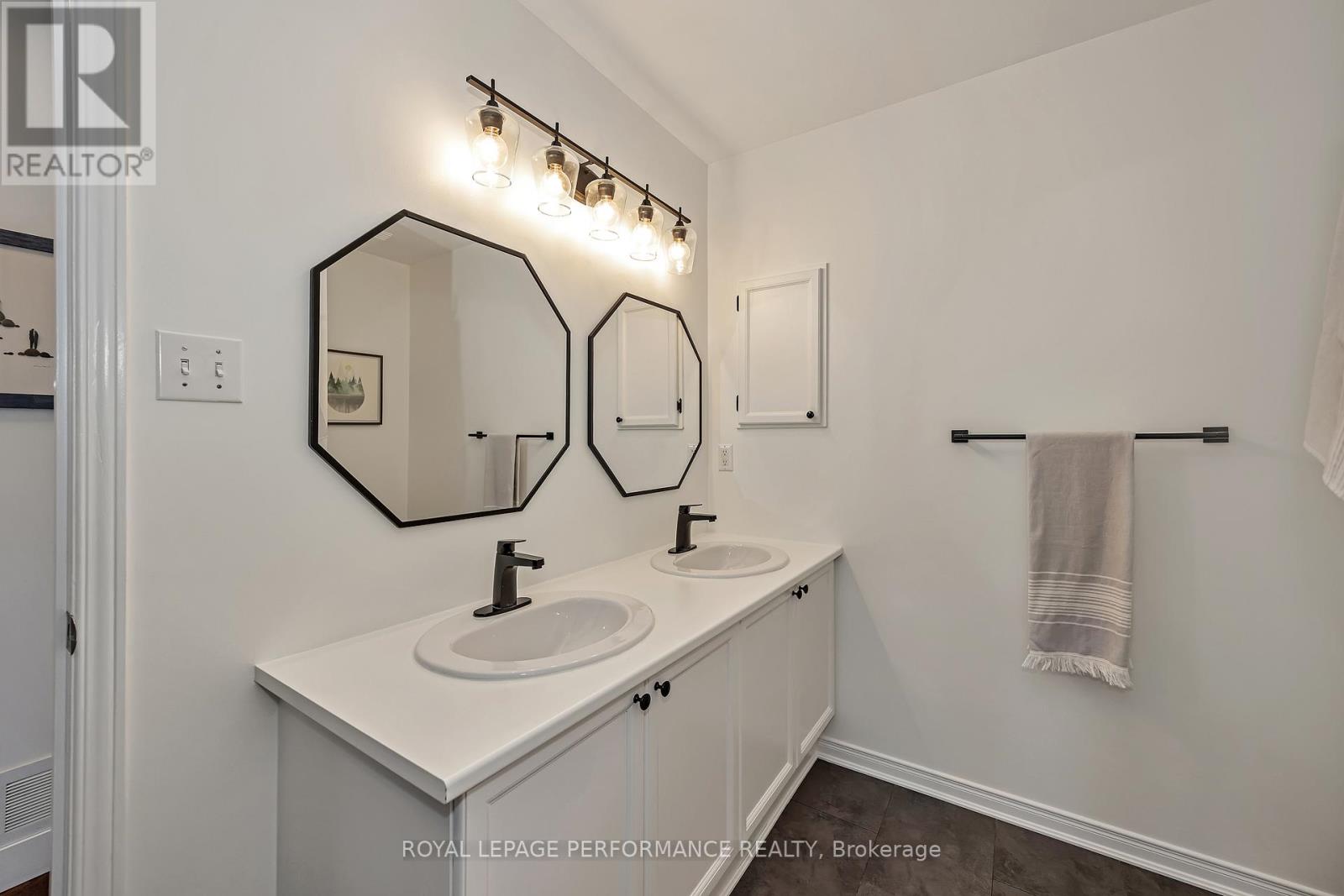 16 Montana Way, Ottawa, Ontario  K2J 4M5 - Photo 16 - X12901210