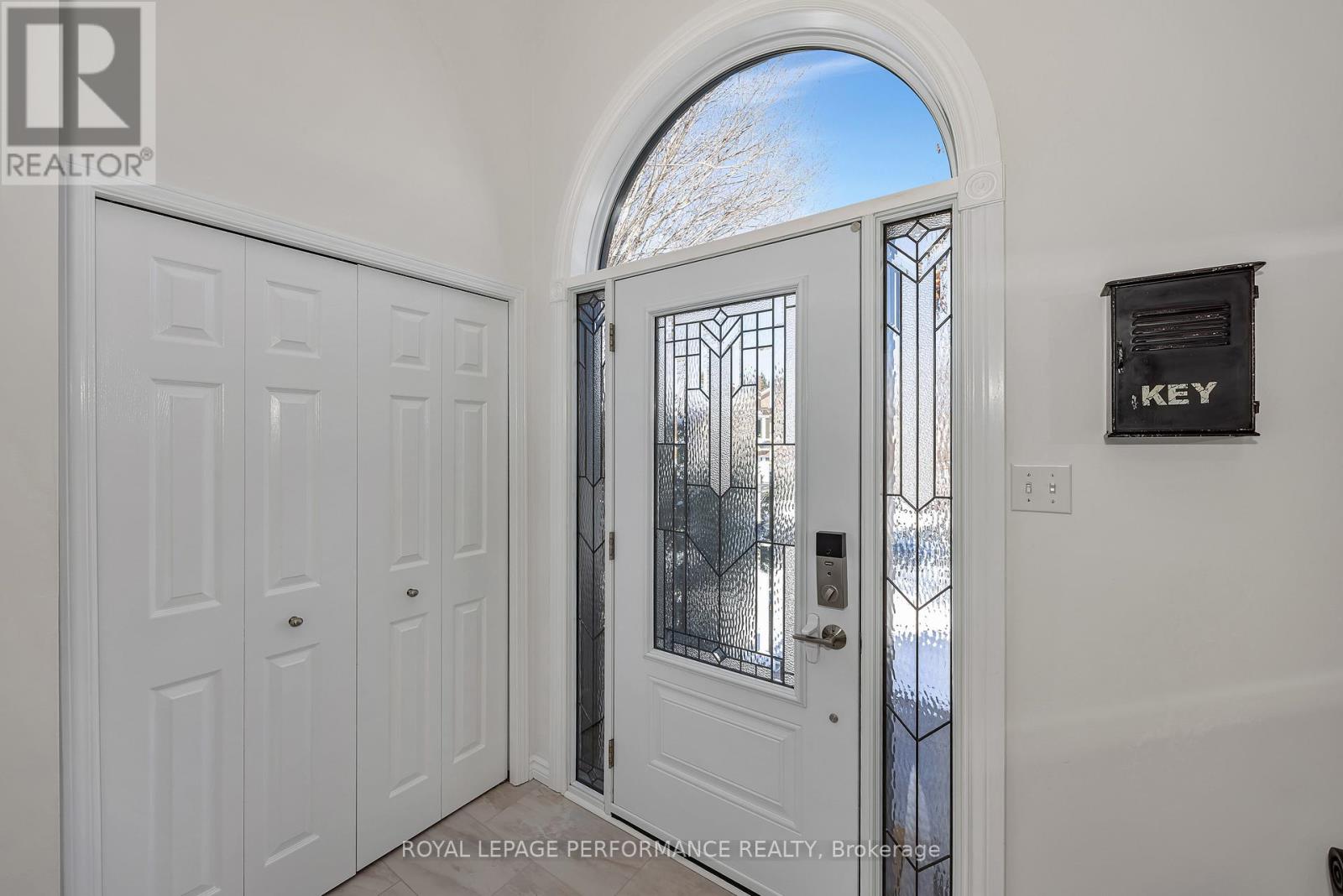 16 Montana Way, Ottawa, Ontario  K2J 4M5 - Photo 3 - X12901210