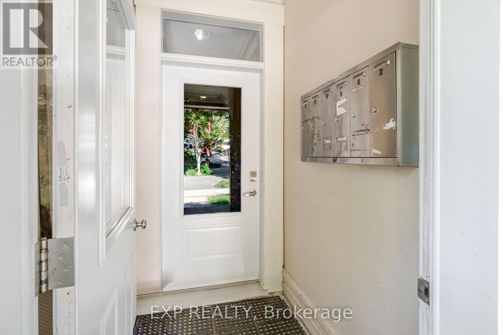 88 Maclaren Street, Ottawa, Ontario  K2P 0K6 - Photo 26 - X12901218