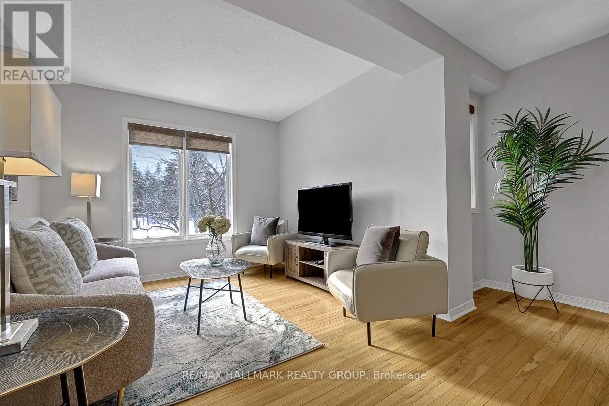 1 Rothbury Crescent, Ottawa, Ontario  K1K 4N4 - Photo 11 - X12901268