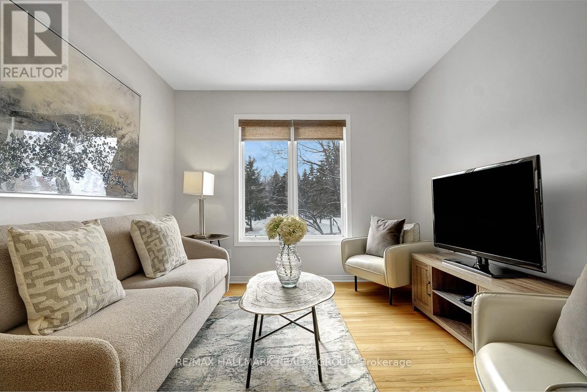 1 Rothbury Crescent, Ottawa, Ontario  K1K 4N4 - Photo 12 - X12901268