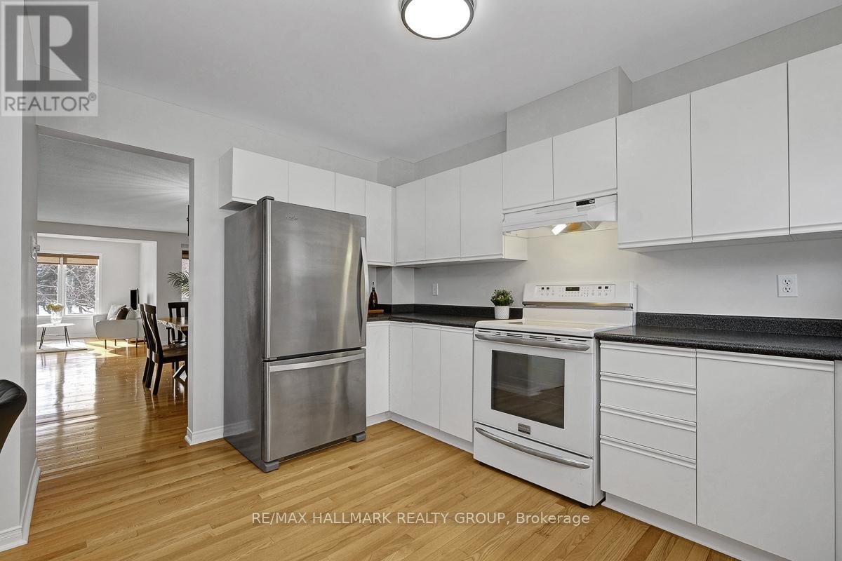1 Rothbury Crescent, Ottawa, Ontario  K1K 4N4 - Photo 21 - X12901268