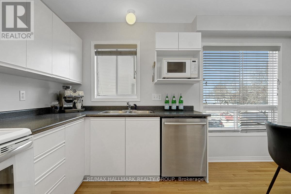 1 Rothbury Crescent, Ottawa, Ontario  K1K 4N4 - Photo 22 - X12901268