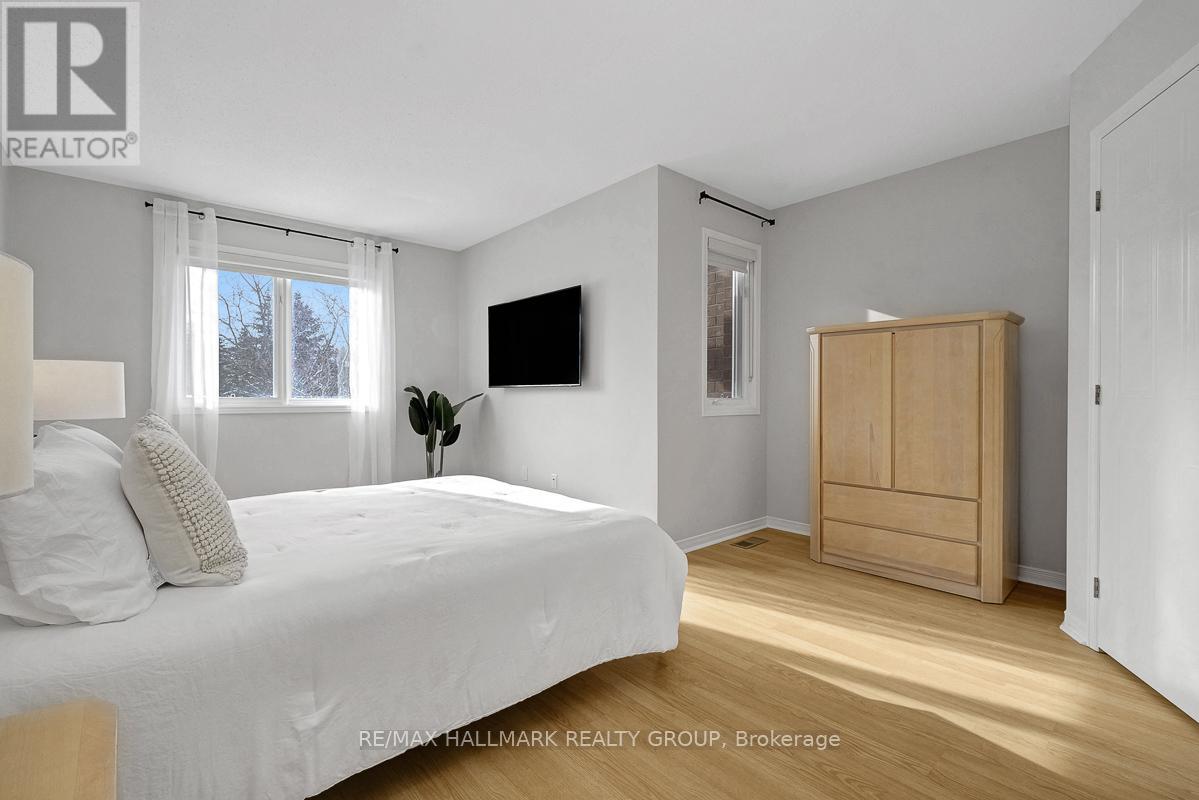 1 Rothbury Crescent, Ottawa, Ontario  K1K 4N4 - Photo 30 - X12901268