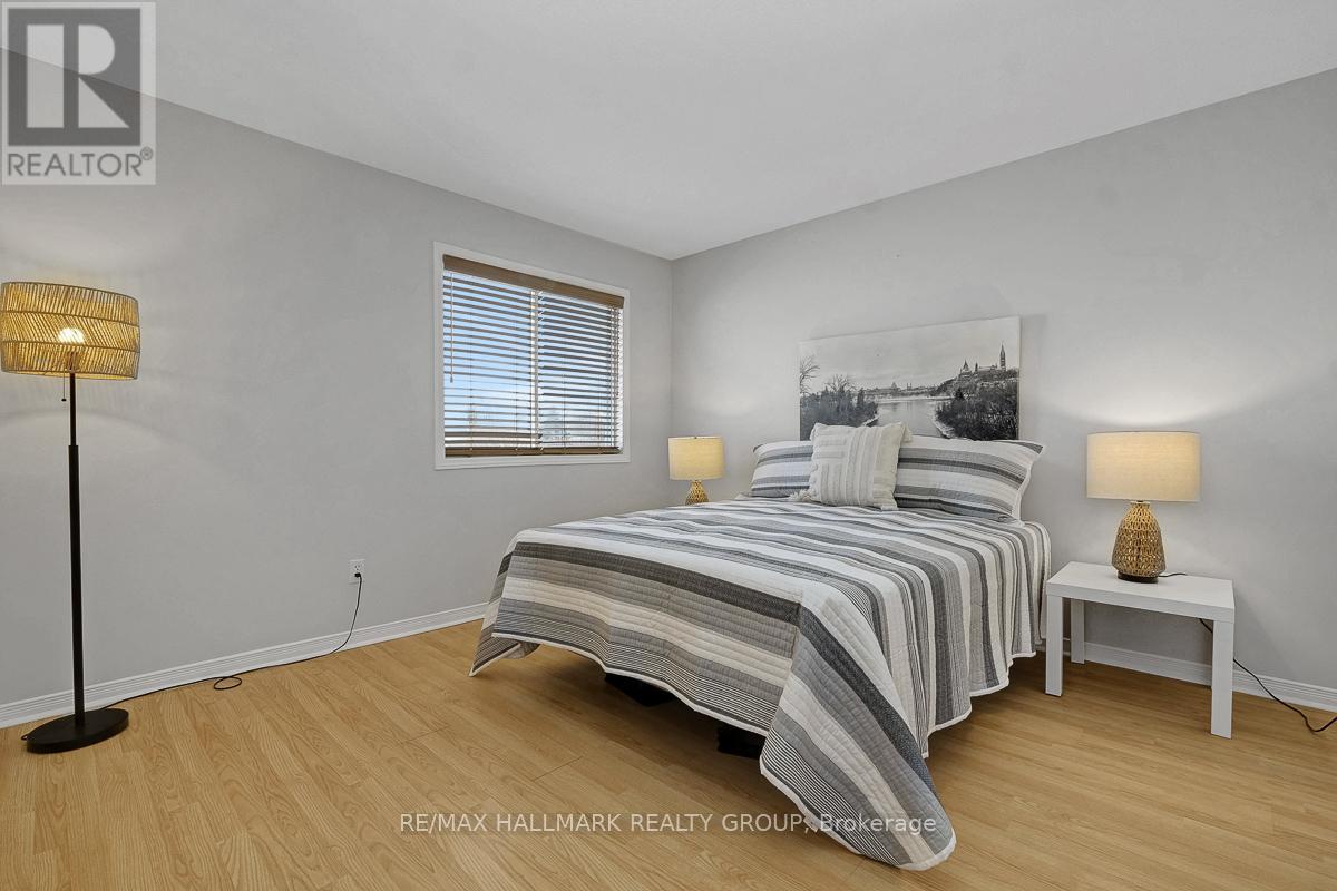 1 Rothbury Crescent, Ottawa, Ontario  K1K 4N4 - Photo 33 - X12901268
