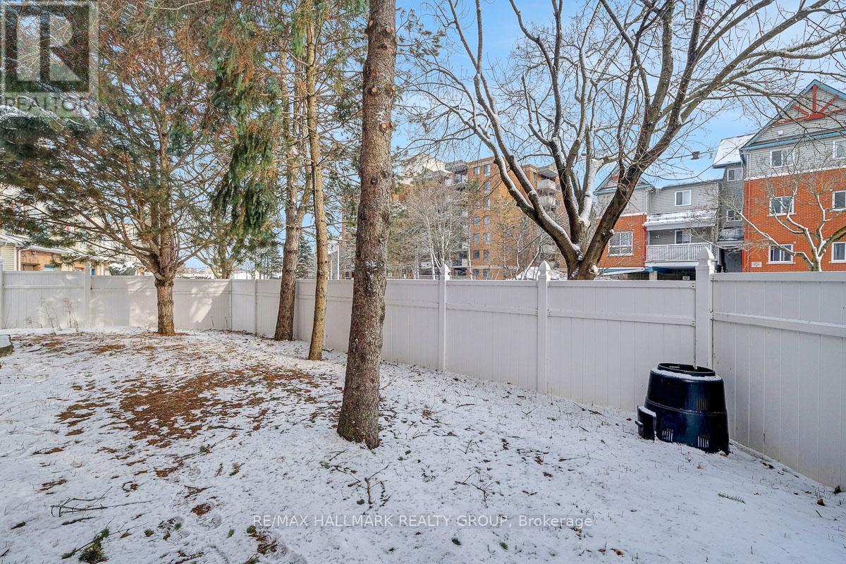 1 Rothbury Crescent, Ottawa, Ontario  K1K 4N4 - Photo 35 - X12901268