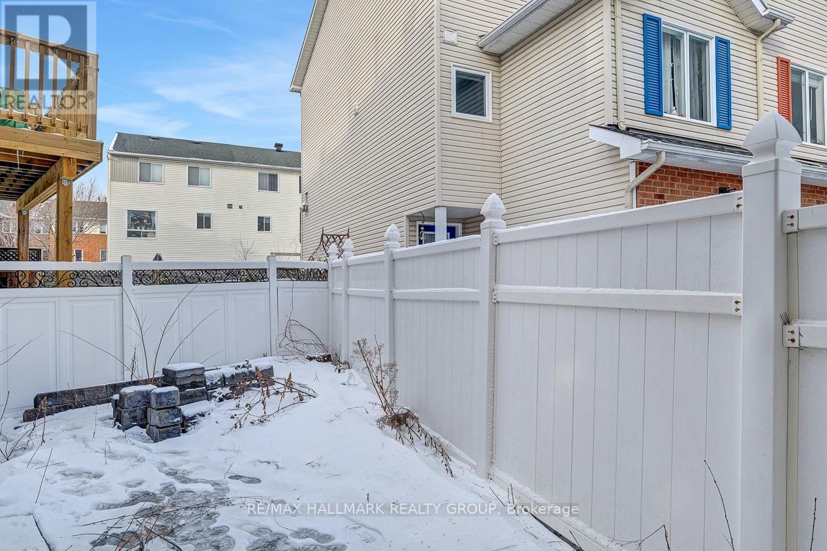 1 Rothbury Crescent, Ottawa, Ontario  K1K 4N4 - Photo 38 - X12901268